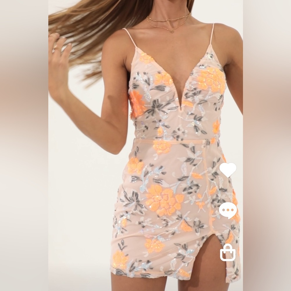 Lucy in the sky size small homecoming dress